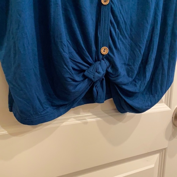 FANTASTIC Fawn Sz S Short Sleeve Top Blouse V Neck, Faux Buttons, Tie Knot Blue - Picture 5 of 11